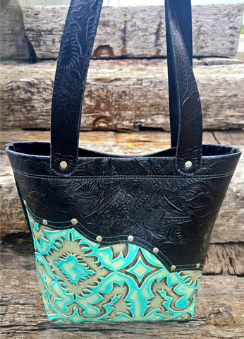 Travelin Sally Turquoise Larado
